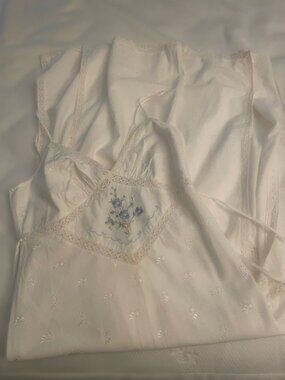 Willow Blossom nightgown cotton size small